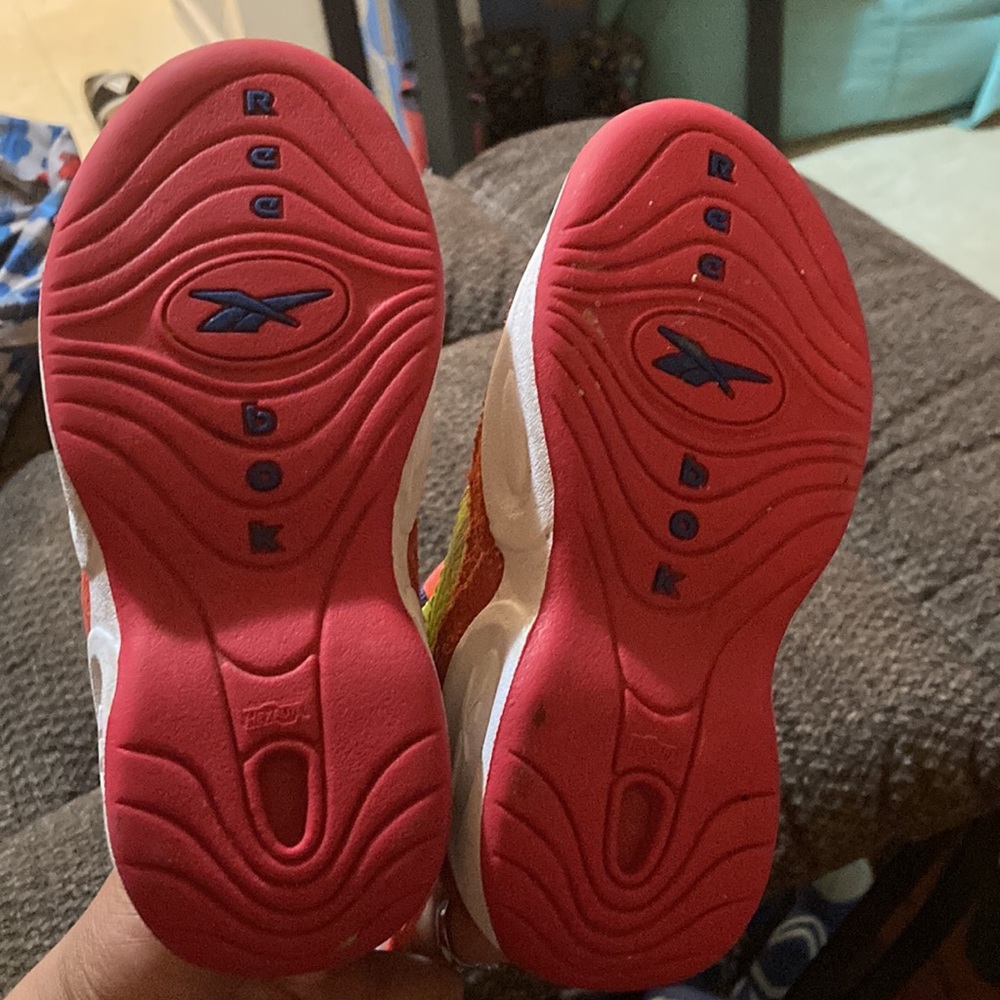 Colorful Reebok toddler size 10 - Picture 3 of 4